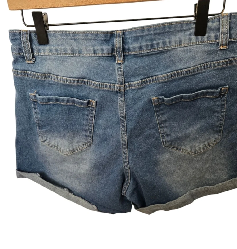 California Vintage Women's Blue Denim Shorts Size 11